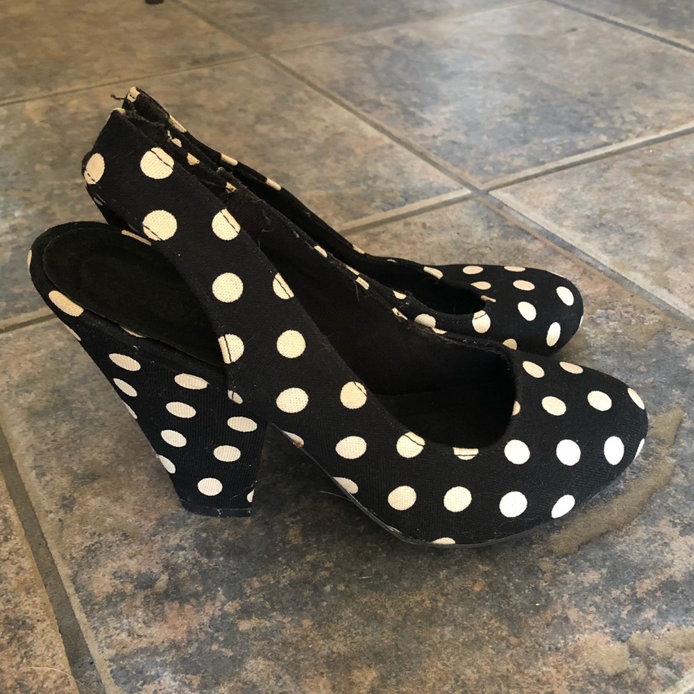 Forever 21 Polka dot Pumps SZ US 8 NWOT